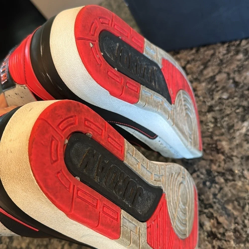 Nike Air Jordan 2 Retro Black and Red High-Top Sneakers EUC 10.5